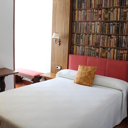 Hotel El Bedel Alcala de Henares Exterior photo